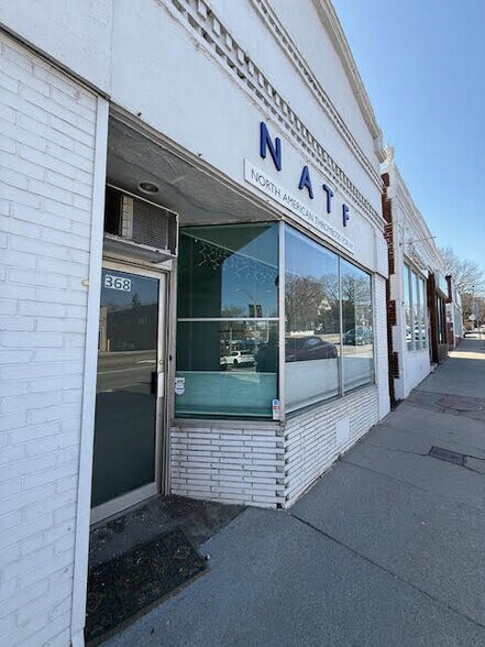 358-370 Boylston St, Brookline, MA à louer - Photo de l’immeuble – Image 2 sur 13