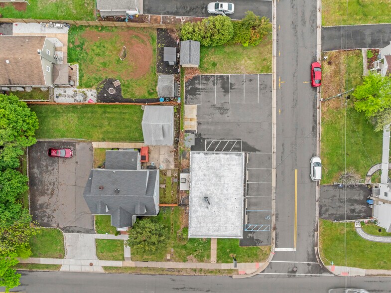 136 Stelton Rd, Piscataway, NJ à vendre - Photo de l’immeuble – Image 3 sur 15