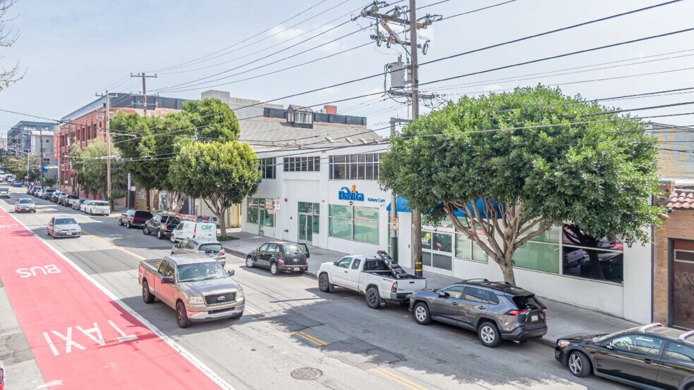 2761-2765 16th St, San Francisco, CA à vendre - Photo de l’immeuble – Image 2 sur 10
