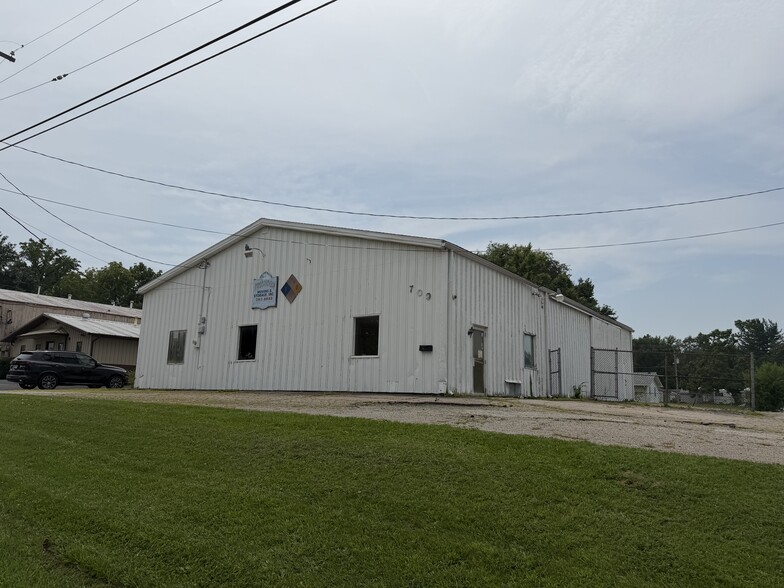 709 N Lincoln Ave, Springfield, IL à vendre - Photo principale – Image 1 sur 10