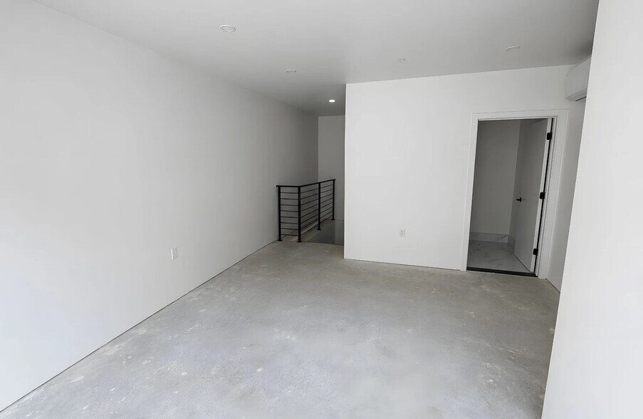407 Tompkins Ave, Brooklyn, NY à louer - Photo de l’immeuble – Image 2 sur 4