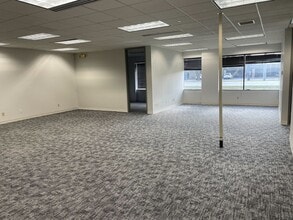 11492 Bluegrass Pky, Louisville, KY à louer Photo intérieure– Image 2 sur 6