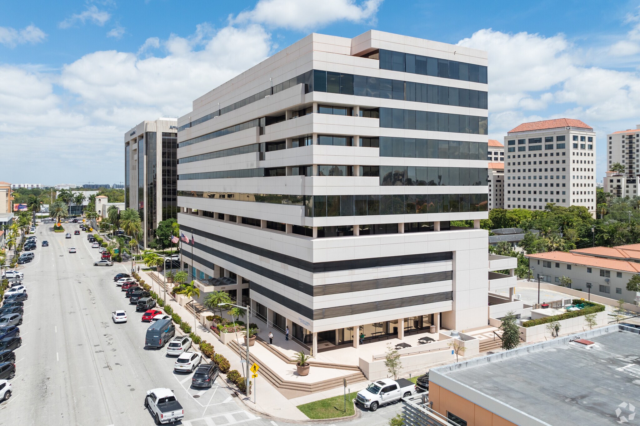 999 PONCE DE LEON Blvd, Coral Gables, FL à louer Photo de l’immeuble– Image 1 sur 41