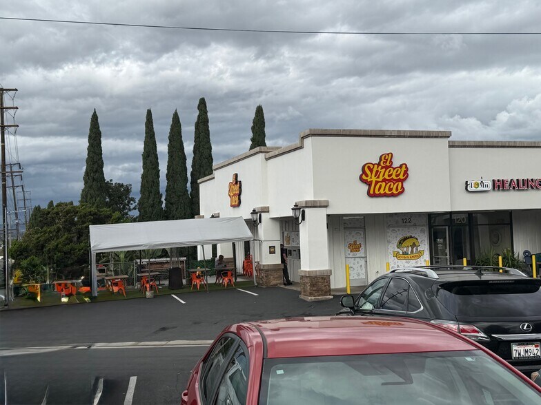 108-122 N Tustin Ave, Anaheim, CA à louer - Photo de l’immeuble – Image 2 sur 6