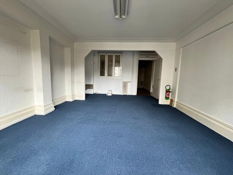 226 Rue Du Faubourg Saint-Honoré, Paris à louer - Photo de l’immeuble – Image 2 sur 10