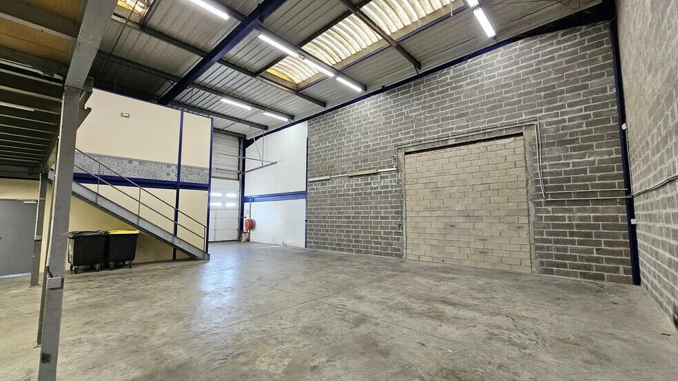 Local d’activités dans Champigny-sur-Marne à louer - Photo intérieure – Image 3 sur 14