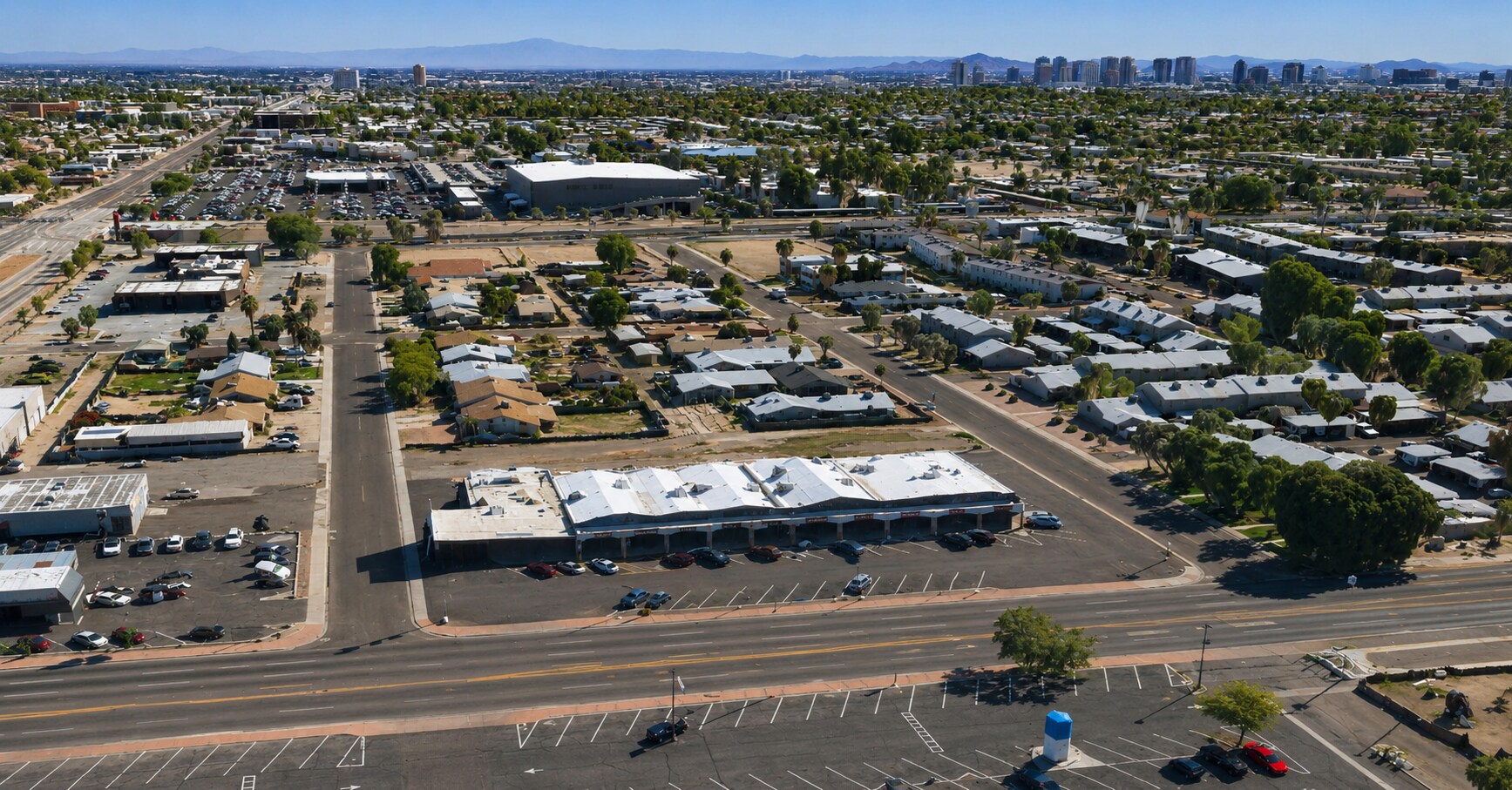 4803-4825 N 27th Ave, Phoenix, AZ à louer Photo de l’immeuble– Image 1 sur 8