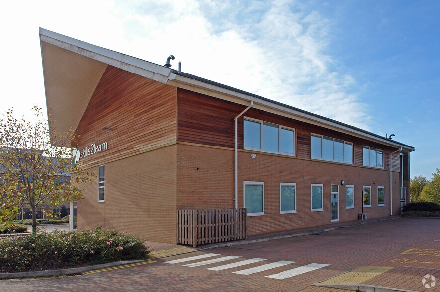 3-3B Opal Dr, Milton Keynes à louer - Photo de l’immeuble – Image 2 sur 3