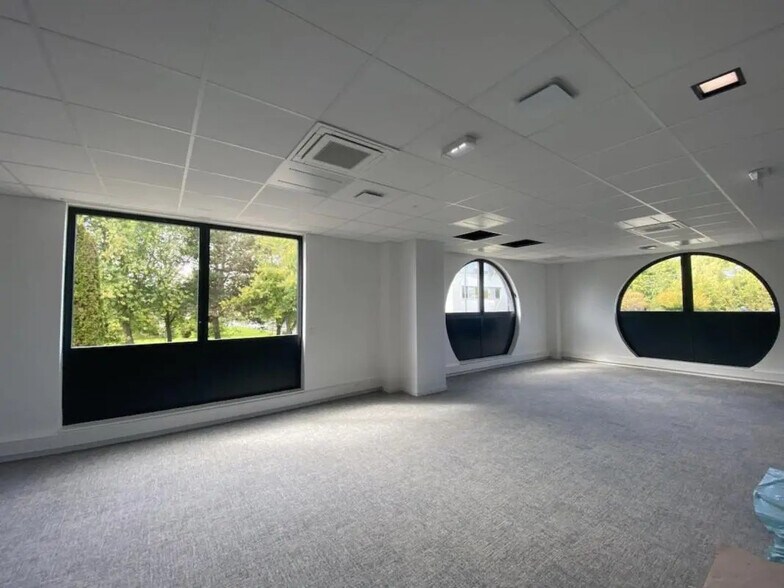 Bureau dans Mont-Saint-Aignan à louer - Photo intérieure – Image 1 sur 4
