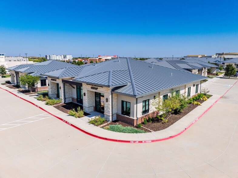 3112 Capital Way, Fort Worth, TX à louer - Photo de l’immeuble – Image 3 sur 36