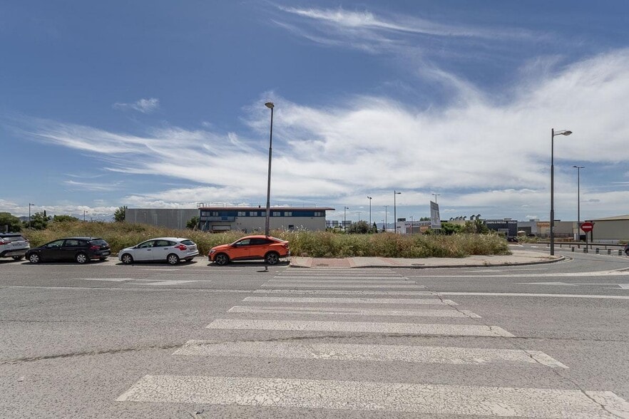 Carretera de Córdoba, 69, Granada, Granada à vendre - Photo principale – Image 1 sur 12