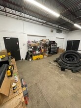 9220 Bass Lake Rd, New Hope, MN à louer Photo intérieure– Image 2 sur 10