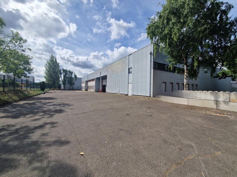 Industriel/Logistique dans SAINT-OUEN-L'AUMONE à louer - Photo de l’immeuble – Image 3 sur 8