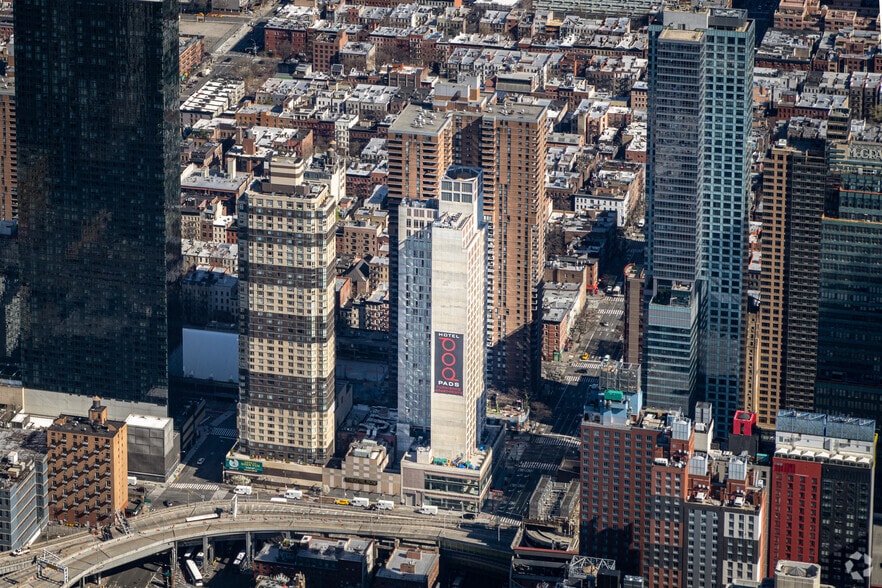 400 W 42nd St, New York, NY à louer - Aérien – Image 3 sur 11