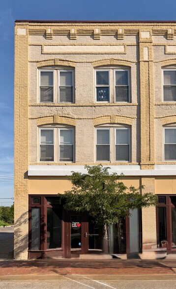 245 E Broadway Ave, Hopewell, VA à louer - Photo de l’immeuble – Image 1 sur 6