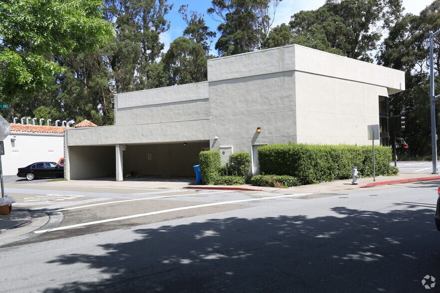 701 California Dr, Burlingame, CA à louer - Photo de l’immeuble – Image 3 sur 3