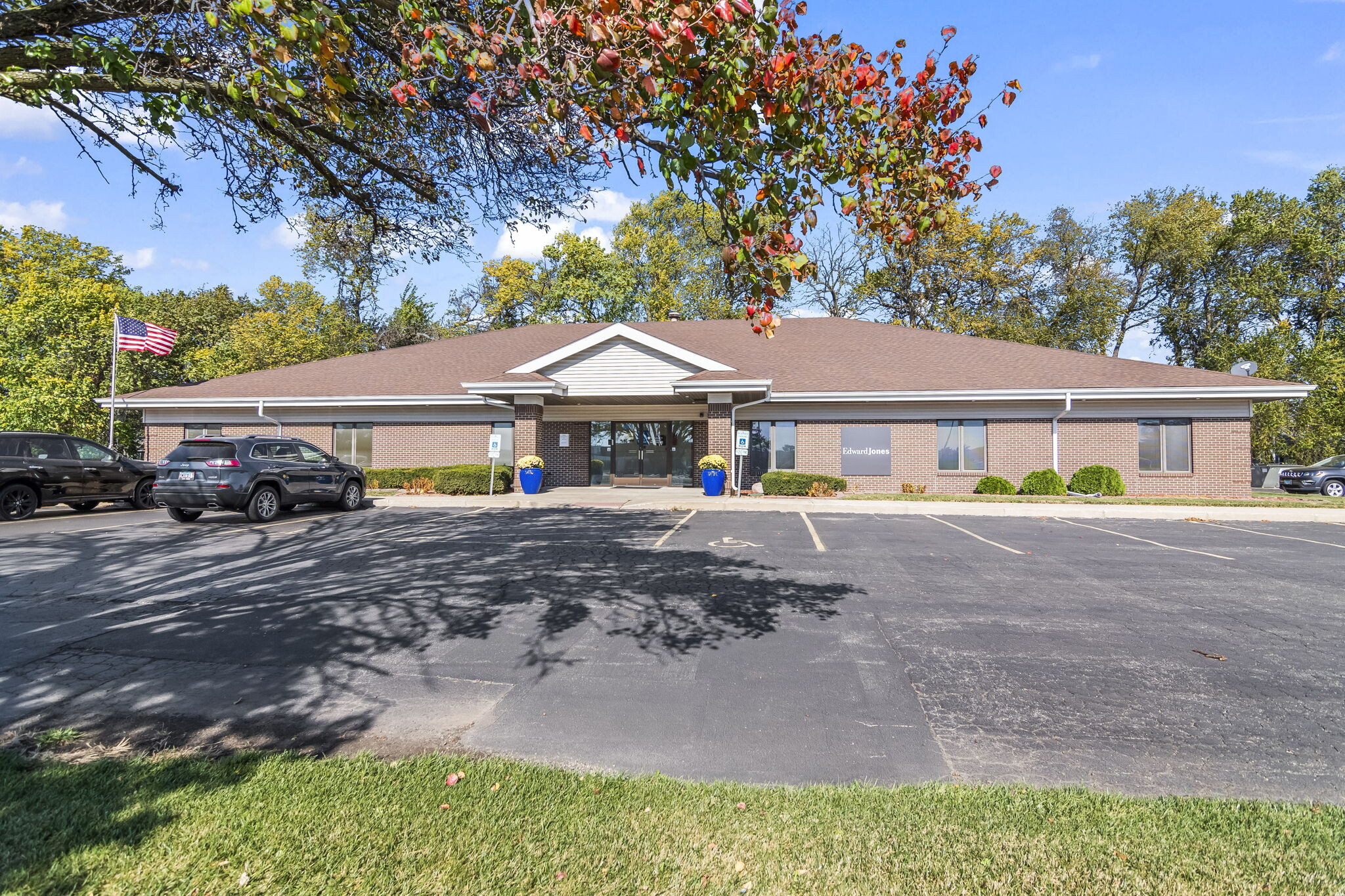 2509 W Iles Ave, Springfield, IL à louer Photo principale– Image 1 sur 22