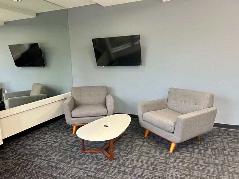 18 Commerce Way, Woburn, MA à louer - Photo intérieure – Image 3 sur 6