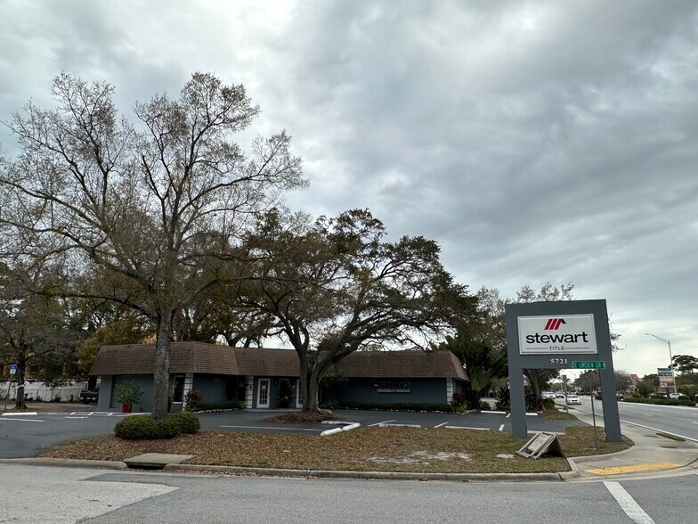 5721 4th St N, Saint Petersburg, FL à louer - Photo de l’immeuble – Image 2 sur 14