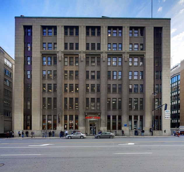 1000 Rue Saint-Antoine O, Montréal, QC à louer - Photo de l’immeuble – Image 3 sur 10