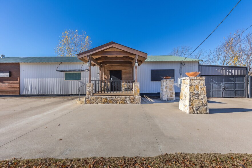 1024 S First St, Sherman, TX à louer - Photo de l’immeuble – Image 3 sur 32