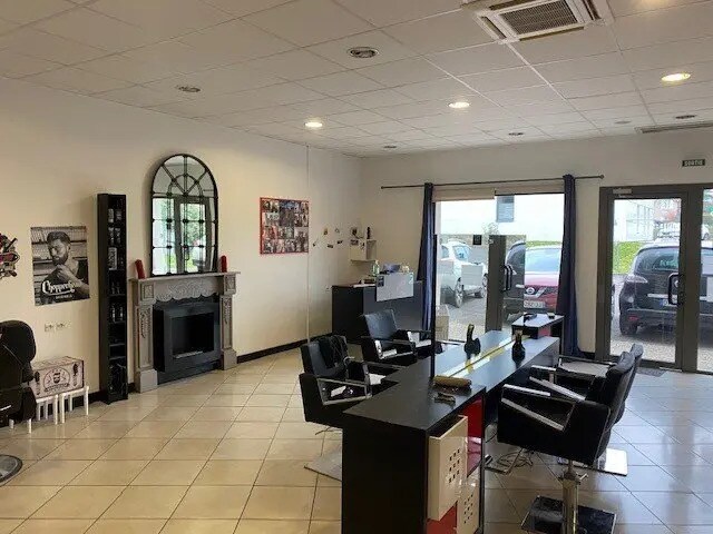 Local commercial dans Châtenoy-le-Royal à louer - Photo de l’immeuble – Image 1 sur 3