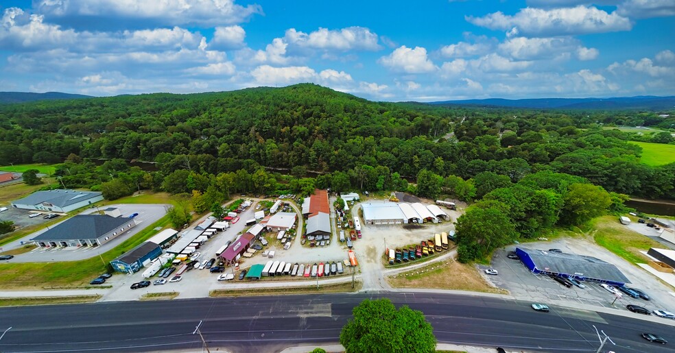 299 Washington St, Claremont, NH à vendre - Photo principale – Image 1 sur 15