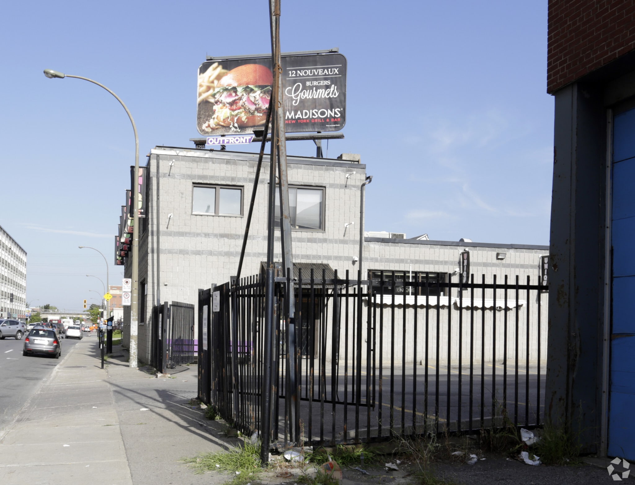 9455-9457 Boul Saint-Laurent, Montréal, QC à vendre Photo principale– Image 1 sur 10