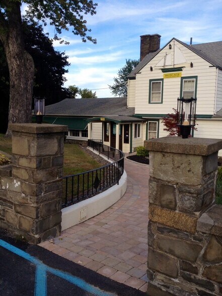 1725 US-9W Hwy, Milton, NY à vendre - Photo de l’immeuble – Image 3 sur 29