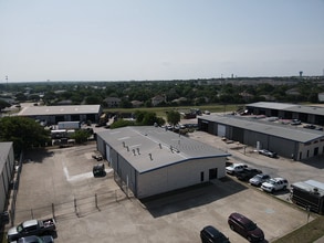 16409 Central Commerce Dr, Pflugerville, TX à louer Photo de l’immeuble– Image 1 sur 7