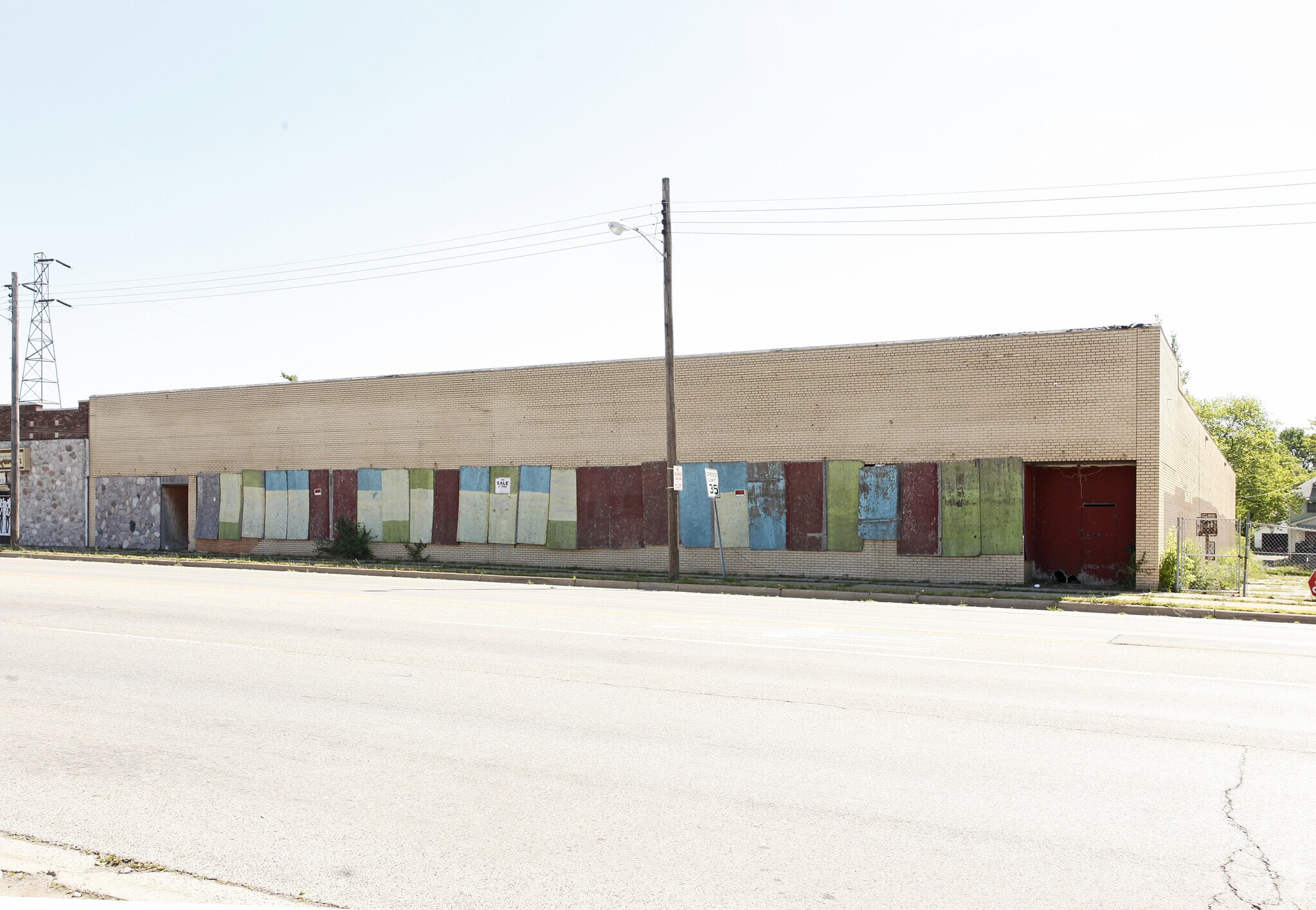 4514 N Saginaw St, Flint, MI à vendre Photo principale– Image 1 sur 3