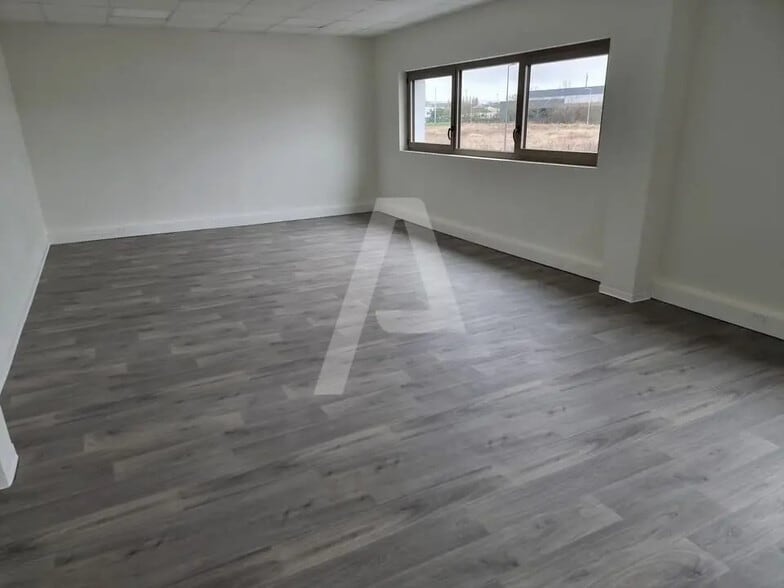 Local d’activités dans Marolles-en-Hurepoix à louer - Photo intérieure – Image 2 sur 7