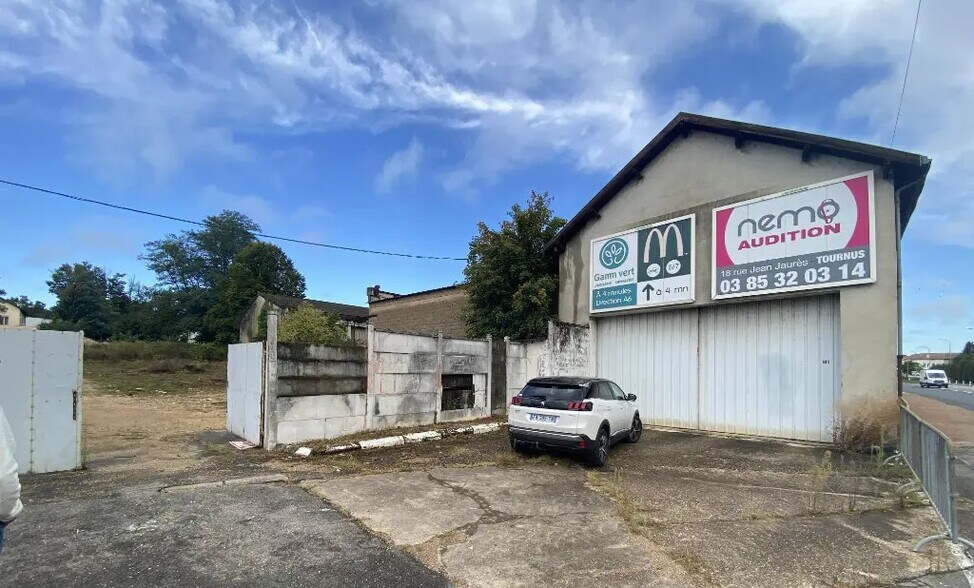 Local d'activités dans Tournus à vendre - Photo de l’immeuble – Image 3 sur 3