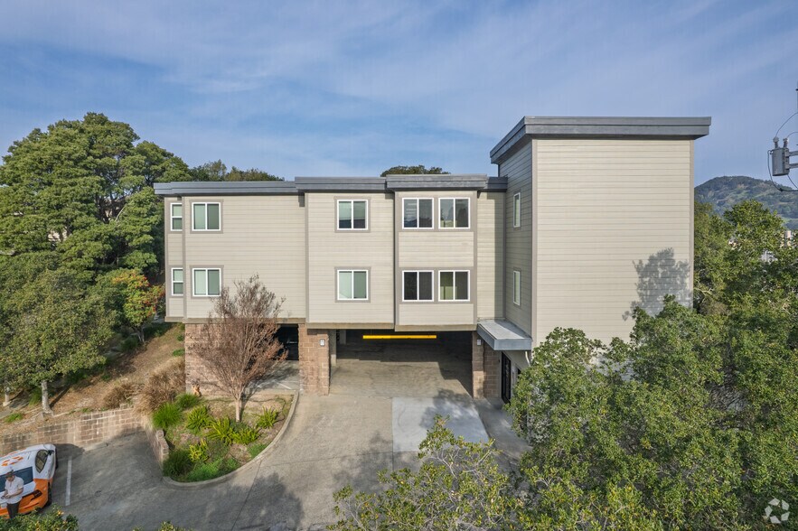 285 Woodland Ave, San Rafael, CA à vendre - Photo de l’immeuble – Image 2 sur 6