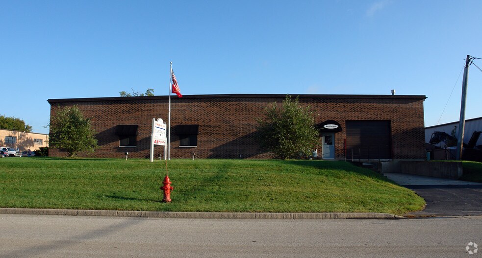 27W982 Commercial Ave, Lake Barrington, IL à vendre - Photo de l’immeuble – Image 2 sur 2