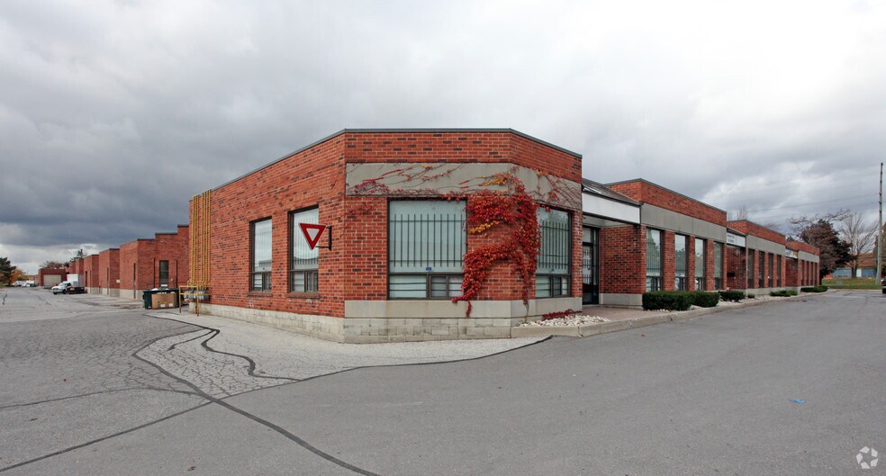 14 Connie Cres, Vaughan, ON à louer - Photo de l’immeuble – Image 3 sur 3