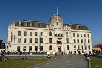 General Gordon Pl, Londres à louer Photo de l’immeuble– Image 1 sur 9