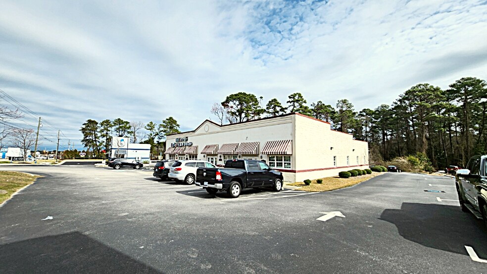 1014 N Bragg Blvd, Spring Lake, NC à louer - Photo de l’immeuble – Image 3 sur 4