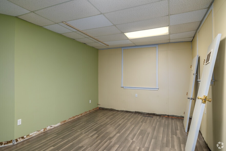 400 Cherry Ave SE, Canton, OH à louer - Photo intérieure – Image 3 sur 19