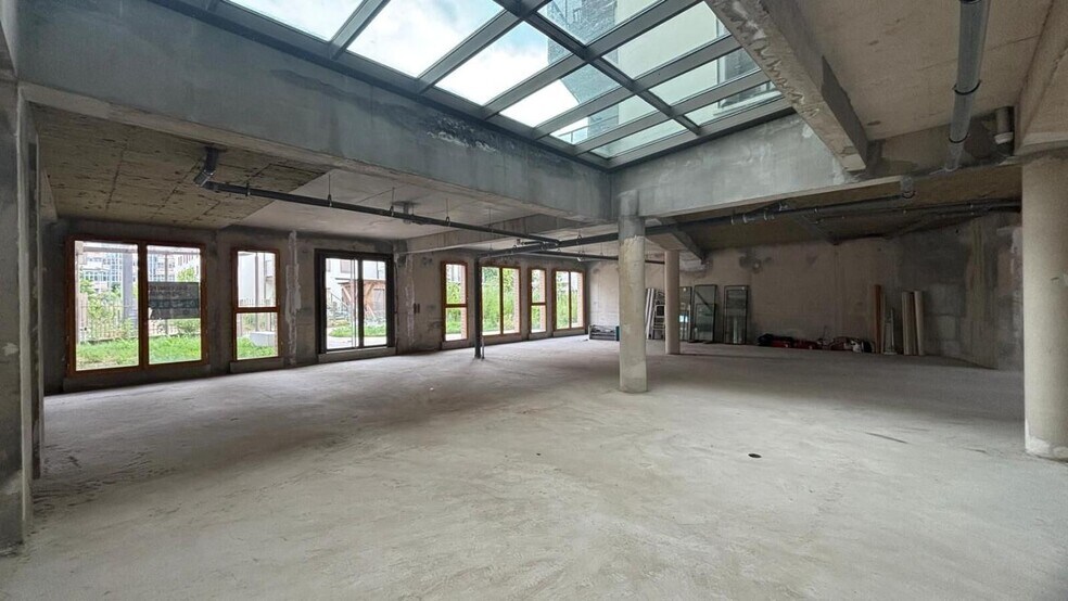 Bureau dans Nanterre à vendre - Photo de l’immeuble – Image 2 sur 13