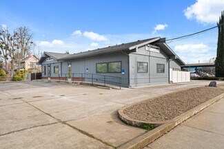 Plus de détails pour 914 W Main St, Medford, OR - Bureau à vendre
