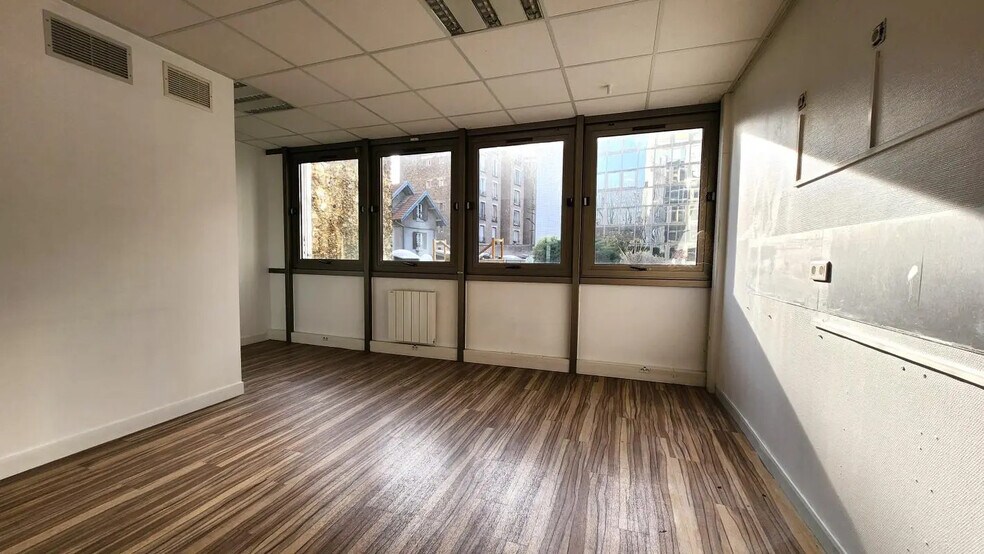 Bureau dans Boulogne-Billancourt à louer - Photo de l’immeuble – Image 3 sur 7