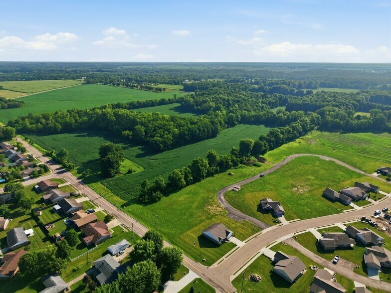 East Ave., Eaton, OH à vendre - Photo de l’immeuble – Image 3 sur 22