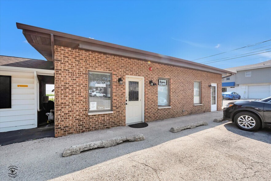 1112 E Railroad St, Sandwich, IL à louer - Photo de l’immeuble – Image 1 sur 26