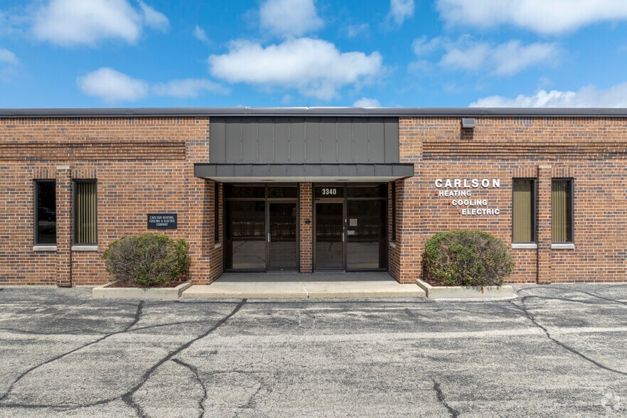 3340 W Lake Ave, Glenview, IL à louer - Photo de l’immeuble – Image 2 sur 7