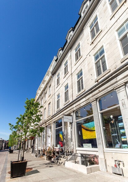 367-375 Rue Saint-Paul E, Montréal, QC à louer - Photo de l’immeuble – Image 2 sur 2
