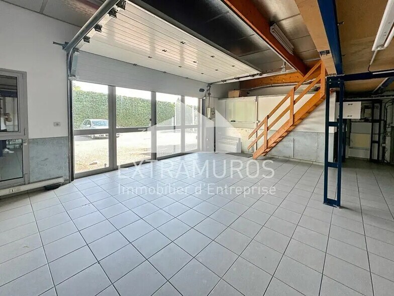 57 Rue Des Carrières, Taluyers à louer - Photo de l’immeuble – Image 2 sur 10