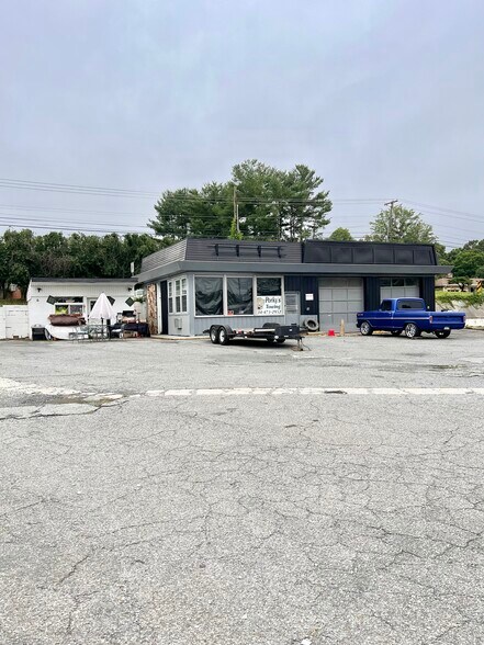 3648 S Amherst Hwy, Madison Heights, VA à vendre - Photo principale – Image 1 sur 4