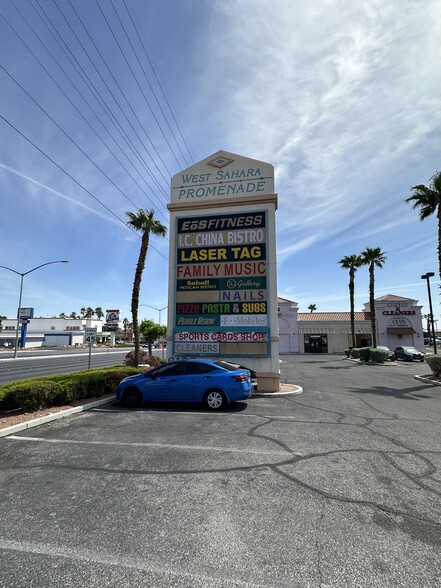 8125-8175 W Sahara Ave, Las Vegas, NV à louer - Photo de l’immeuble – Image 3 sur 4