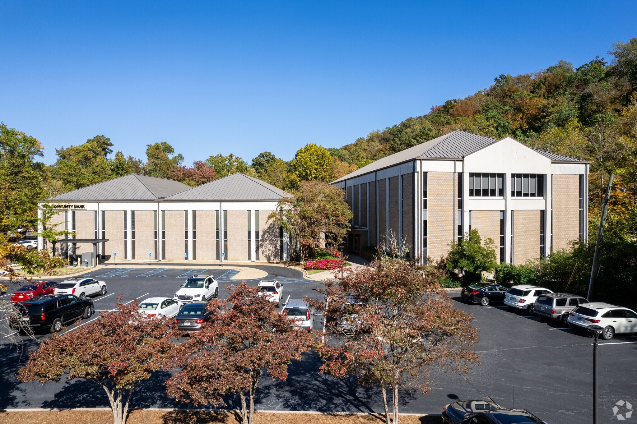 813 Shades Creek Pkwy, Birmingham, AL à louer Photo principale– Image 1 sur 7